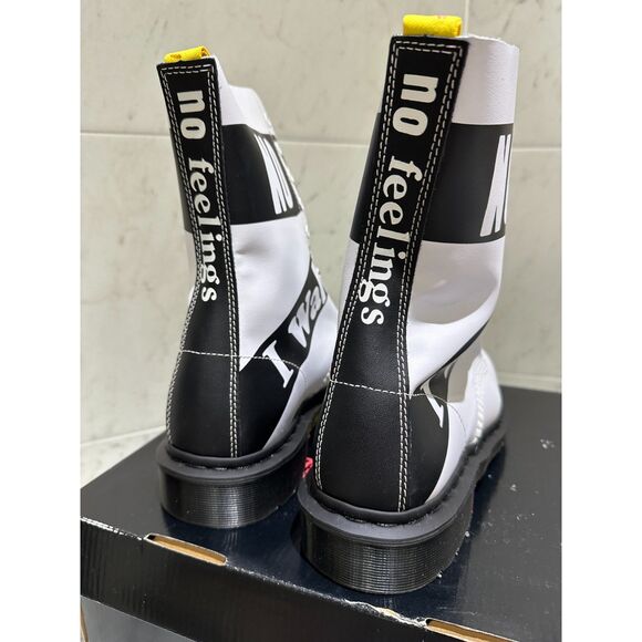 Sex Pistols Backhand Straw Grain Boot in White Dr. Martens - Picture 4 of 7